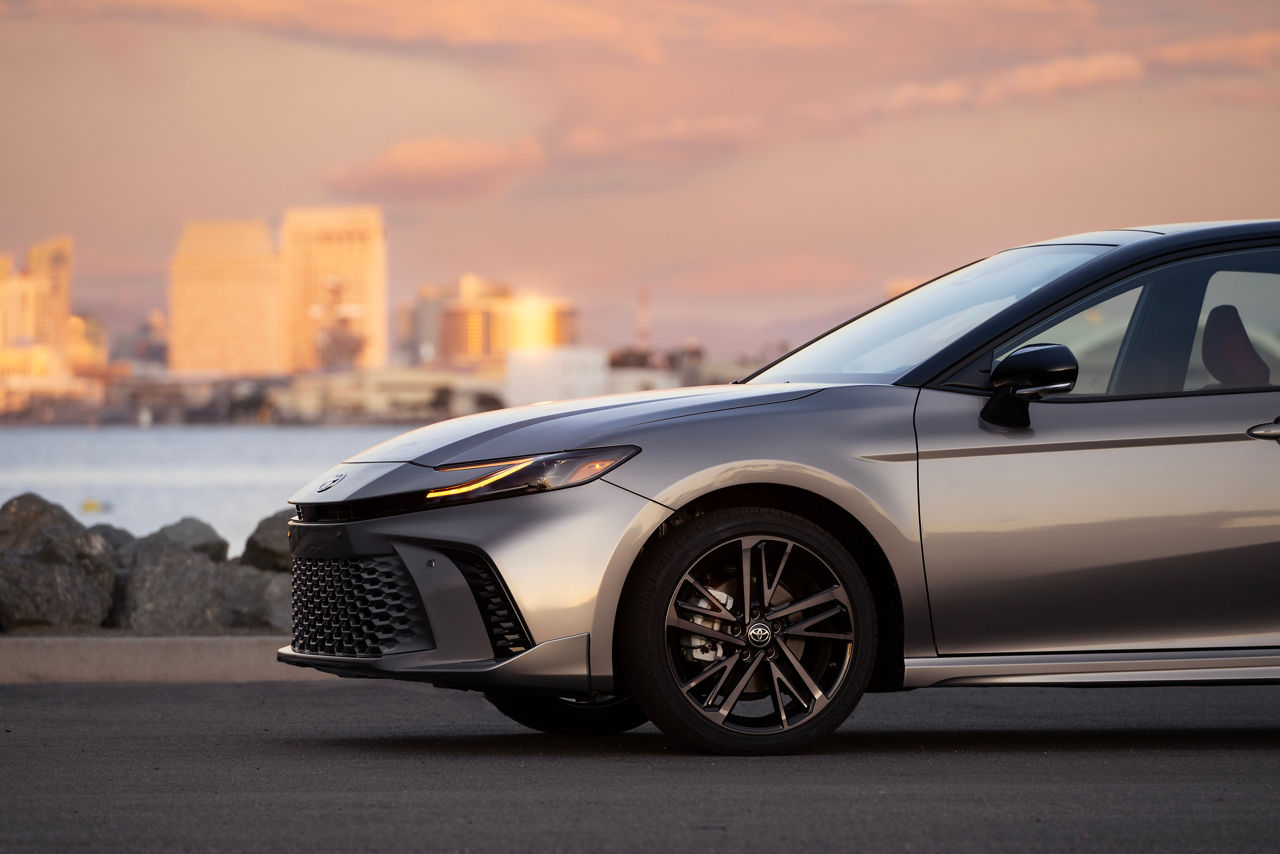 2025 Camry XSE AWD HeavyMetalBlackRoof 008